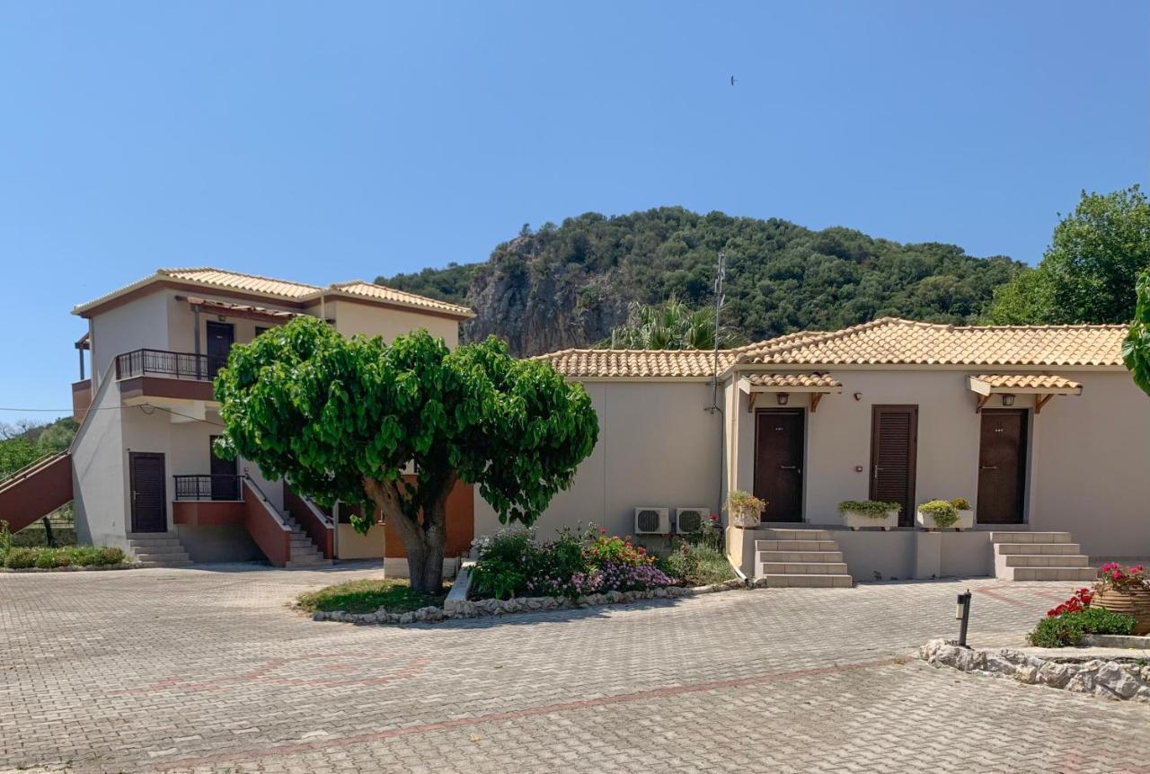 Riviera Perdika Hotel Exterior photo